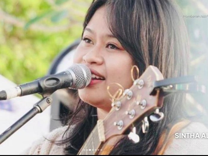 Shinta Alang tampil di Eventori Stage di Prambanan Jazz Festival 2022.
