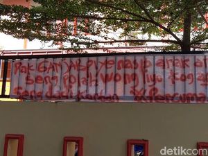 Kisruh PPDB SMAN 1 Batang, Muncul Spanduk Pak Ganjar Piye Nasib Anakku