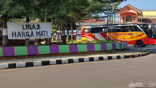 Spanduk sindiran untuk PSGC Ciamis.
