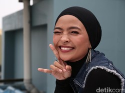 Selanjutnya ada Tantri Kotak yang juga memilih bisnis kontrakan sebagai salah satu sumber pendapatannya. Melalui Instagram Story miliknya, Tantri pernah memamerkan kontrakan 2 lantai miliknya yang terletak di Maguwoharjo, Yogyakarta. Foto: Instagram@tantrisyalindri