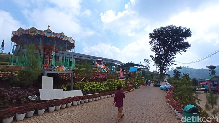 Wahana khusus anak di Florawisata D'Castello Ciater