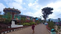 Berada di bagian terasering Florawisata DCastello Ciater, ada wahana anak khusus yang disediakan oleh pengelola. (Bonauli/detikcom)