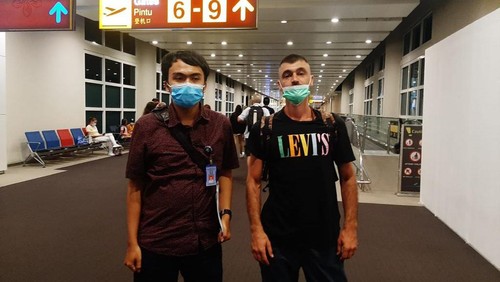 WN Kanada berinisial AO dideportasi oleh pihak Rudenim Denpasar akibat lupa memperpanjang izin tinggal sehingga hingga overstay 776 hari di Bali.