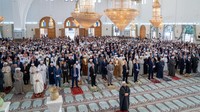 Salat Id juga digelar warga Siria di Masjid Sahabi Abdallah bin Abbas di kawasan Aleppo. SANA/Handout via REUTERS