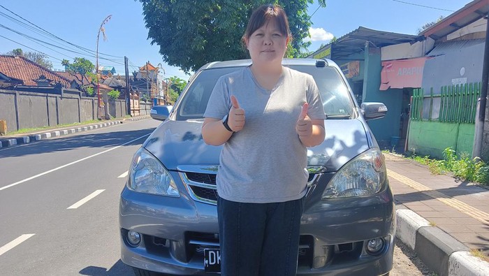 Jeine Ch seorang driver khusus traveller wanita