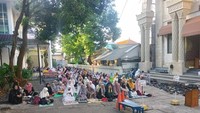 Jemaah Muhammadiyah Denpasar melaksanakan salat Idul Adha di Masjid Muhammad, Jalan Imam Bonjol, Denpasar, Sabtu (9/7/2022). Foto: Triwidiyanti
