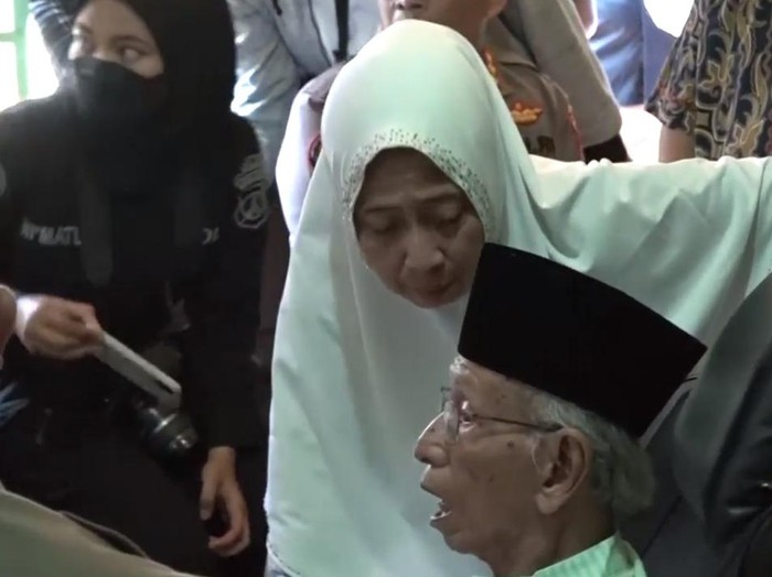 Kiai Muhammad Muchtar Muthi Pengasuh Ponpes Shiddiqiyyah ayah Mas Bechi