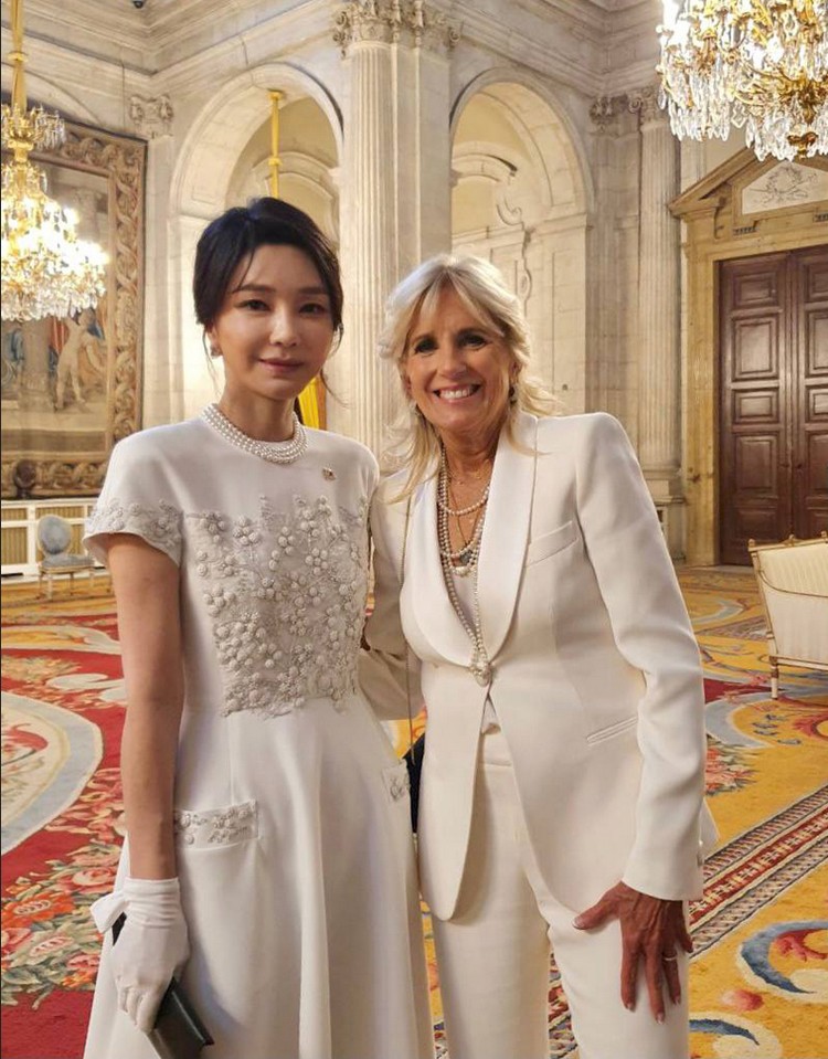 kim keon hee kim keon hee