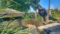 Lokasi candi tersebut berada di pinggir jalan Bojongemas yang berdekatan dengan Daerah Aliran Sungai (DAS) Citarum. Bahkan saat ini kondisinya telah terdapat benteng kompleks yang merapat ke area candi tersebut