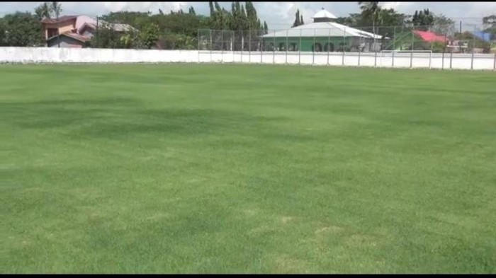 Kondisi Lapangan Stadion Kalegowa yang akan dijadikan markas latihan PSM Makassar.