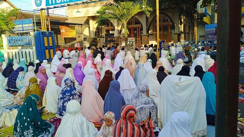 Ratusan jemaah Muhammadiyah Jembrana melakukan sholat Idul Adha 2022 di Masjid An Nur, komplek gedung dakwah Muhammadiyah pimpinan daerah Jembrana, Bali, Sabtu (9/7/2022).