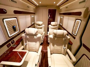Suka ke Salon, Ghina Lebih Asyik Naik Mobil