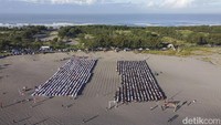 Ketua Ranting Muhammadiyah (PRM) Parangtritis Isyudi mengatakan peserta salat Idul Adha di Gumuk Pasir Parangtritis adalah warga Muhammadiyah. Sebab, hanya Muhammadiyah yang menggelar Idul Adha hari ini. Foto: Pius Erlangga/detikJateng