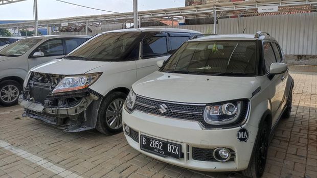 Scuto Dirikan showroom di Jatijajar Depok Jawa Barat.