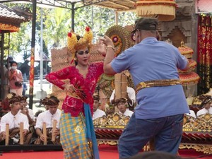 Jadwal PKB Minggu 9 Juli 2023: Gong Kebyar Lansia-Joged Bumbung Tradisi