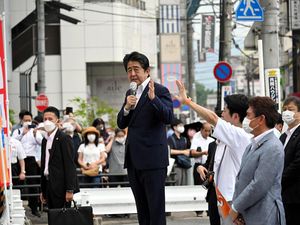 Pembunuhan Shinzo Abe yang Menggemparkan Dunia