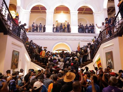 Detik-detik Rumah Presiden Sri Lanka Digeruduk Demonstran