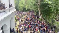 Dilansir dari kantor berita AFP, Sabtu (9/7/2022), presiden telah dikawal meninggalkan kediamannya sebelum massa yang menuntut pengunduran dirinya datang menyerbu.