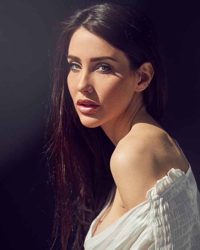 Di Instagram, Stephanie sering membagikan portfolio modelingnya kepada para penggemar.Foto: Instagram Stéphanie Beaudoin