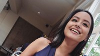 Wanita kelahiran tahun 1997 ini sepertinya seorang foodies ya? Amanda tak segan mengabadikan momen ketika dirinya hendak menyantap pasta.