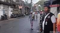 Ketua Pecalang Banjar Adat Pekambingan, Desa Adat Pekambingan I Made Subamia (57) pihaknya memang selalu aktif dalam melakukan pengamanan ibadah umat Islam di Masjid Suci Denpasar. Tidak hanya ketika salat id untuk Hari Raya Idul Adha dan Idul Fitri, pengamanan juga dilakukan ketika ada jumatan.