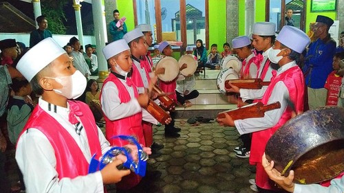 Festival takbir Idul Adha 1443 Hijriyah yang digelar remaja masjid dari Dusun Munduk Asem dan Dusun Rening, Desa Cupel, Kecamatan Negara, Sabtu (9/7/2022).