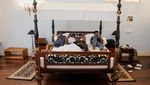 Foto-foto Demonstran Berpesta di Rumah PM dan Presiden Sri Lanka