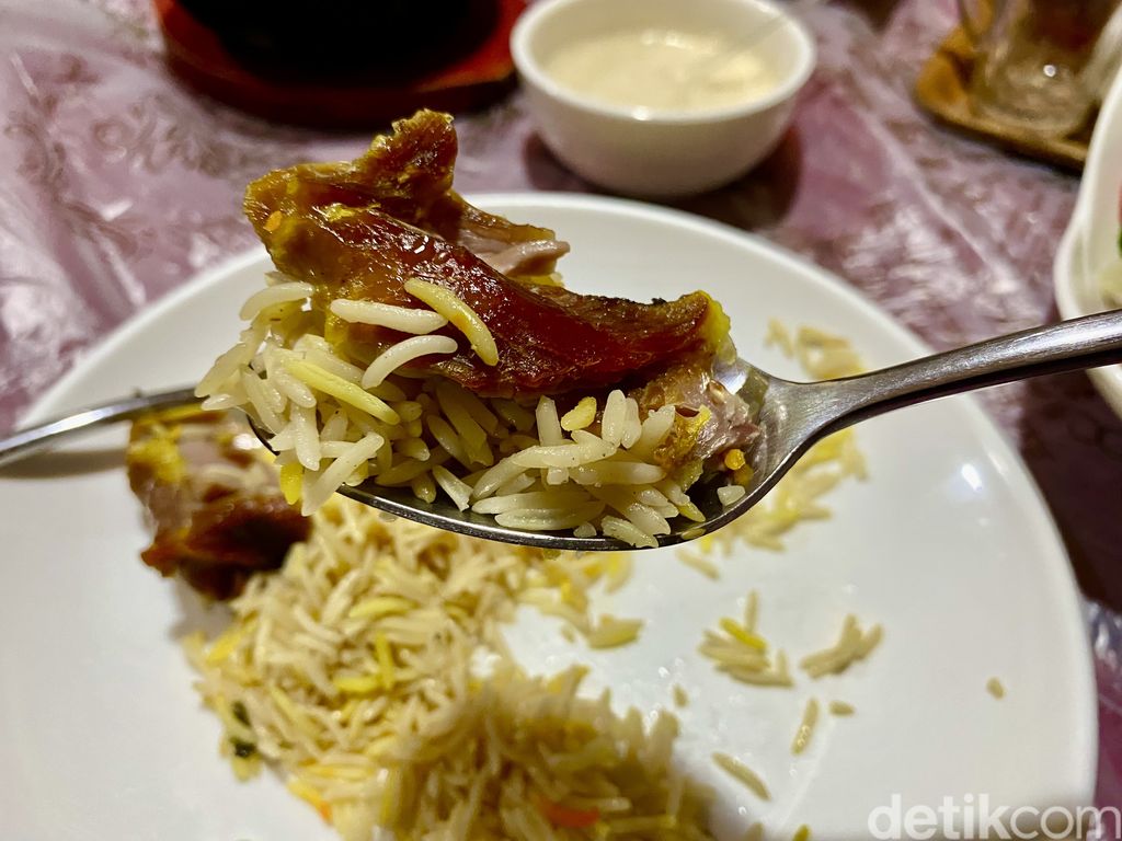 Hadrami House, restoran Timur Tengah dengan menu andalan nasi mandhi kambing yang nikmat.