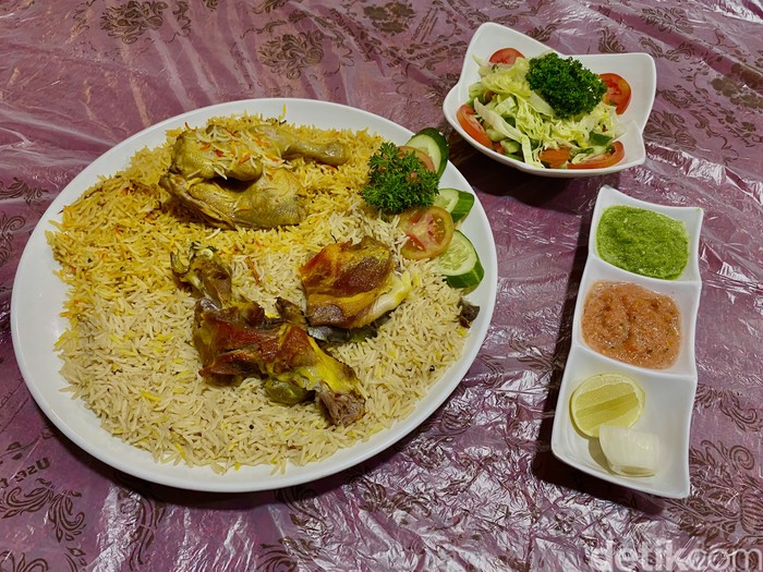 Hadrami House, restoran Timur Tengah dengan menu andalan nasi mandhi kambing yang nikmat.