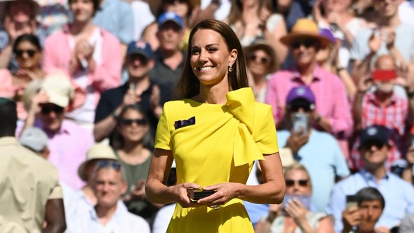 10 Outfit Kate Middleton yang Paling Dicari di Google Selama 2022