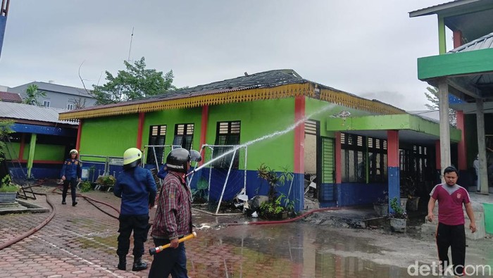 Kebakaran di SMPN 16 Medan