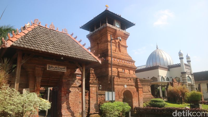 Kompleks Masjid, Menara, dan Makam Sunan Kudus, Kamis (7/7/2022).