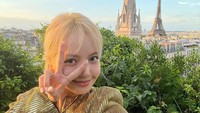 Postingan terbarunya makin bikin fans jatuh hati! Foto: (dok. Instagram @lalalalisa_m)