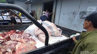 Sementara itu, pada Hari Raya Idul Adha 2022 ini, pihak UPT RPH Dinas Pertanian Kota Denpasar mendapatkan jasa pemotongan hewan sapi sebanyak 103 ekor di hari pertama. Jumlah itu terdiri atas 80 ekor dari yayasan dan 23 ekor dari pihak masjid.