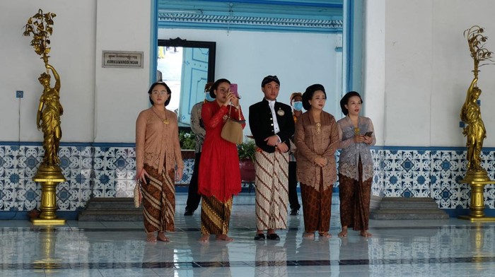 Acara Grebeg Besar digelar di Solo, Jawa Tengah. Tradisi yang rutin digelar setiap tahun ini diselenggarakan untuk memeriahkan momen Idul Adha.