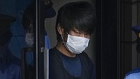 Akibat penembakan tersebut Abe terluka di bagian dada kiri dan leher. Mantan Perdana Menteri Jepang itu meninggal dunia setelah mendapatkan perawatan. (Nobuki Ito/Kyodo News via AP). 