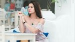 Nora Alexandra Ternyata Doyan Makan di Warung Kaki Lima