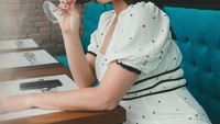 Nora banyak membagikan momen kulinernya di Instagram. Yang paling sering adalah ketika ia makan di warung kaki lima. Foto: Instagram