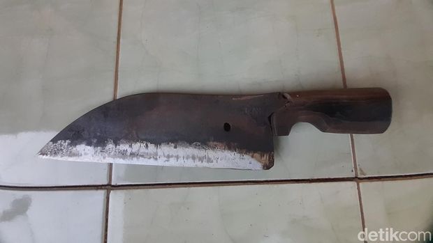 Pisau untuk merajang tembakau