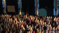 Jemaah perempuan di Masjid Al-Akbar Surabaya (MAS)/Foto: Deny Prastyo Utomo/detikJatim