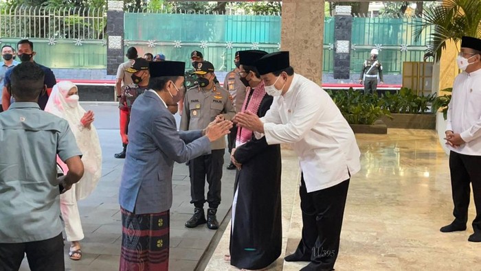 Prabowo temani Jokowi salat Idul Adha di Istiqlal