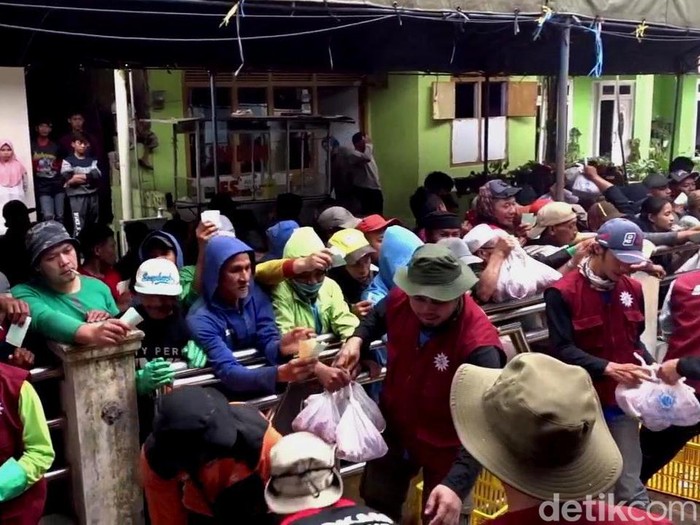 Prosesi kurban Idul Adha di Dusun Krajan, Desa Batur, Banjarnegara, Minggu (10/7/2022).