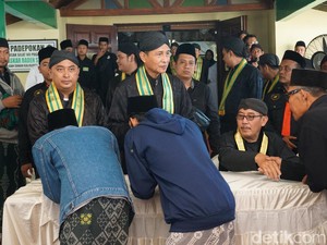 Melihat Lebih Dekat Ritual Jamas Pusaka Sunan Kalijaga di Demak