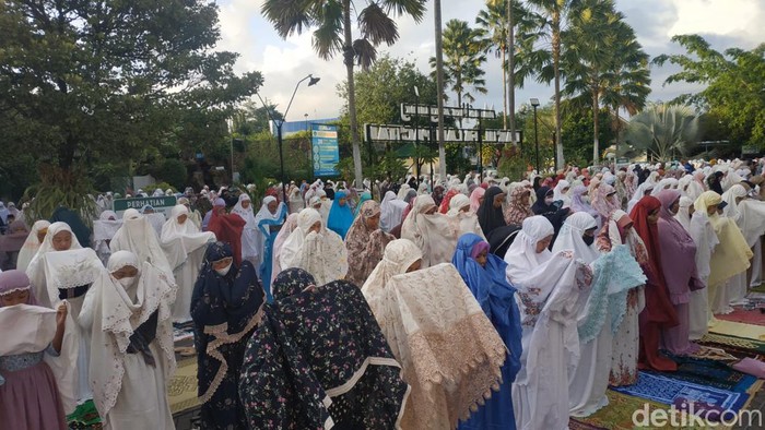 salat id pacitan salat id pacitan