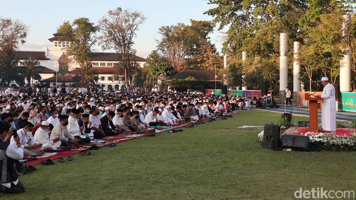 Salat Idul Adha di Lapangan Gasibu Bandung