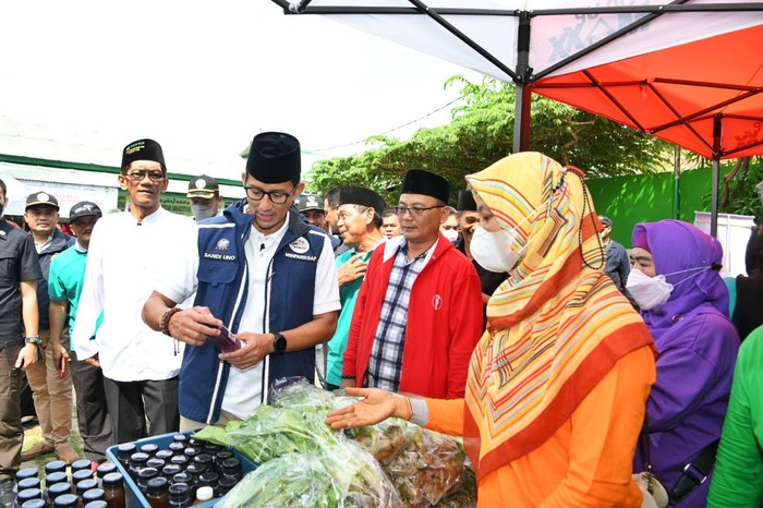 Sandiaga Uno Temui Pelaku UMKM Olahan Lele