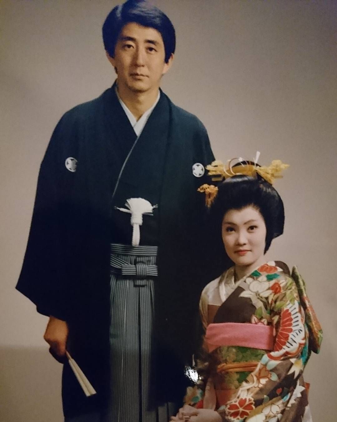 Shinzo Abe dan Akie Abe