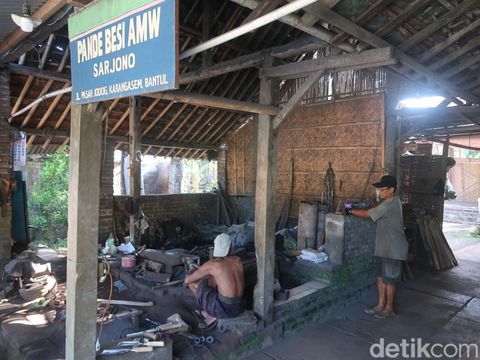 Suasana kampung pande besi Kalurahan Gilangharjo, Kapanewon Pandak, Kabupaten Bantul. Foto diunggah pada Minggu (10/7/2022).