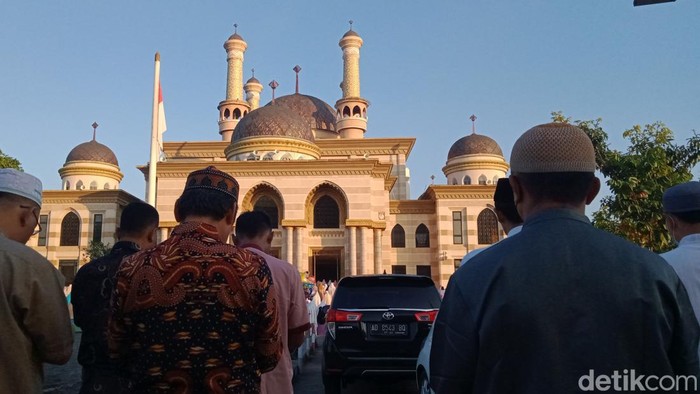 Suasana salat Idul Adha di Masjid Al Aqsha, Klaten, Minggu (10/7/2022).