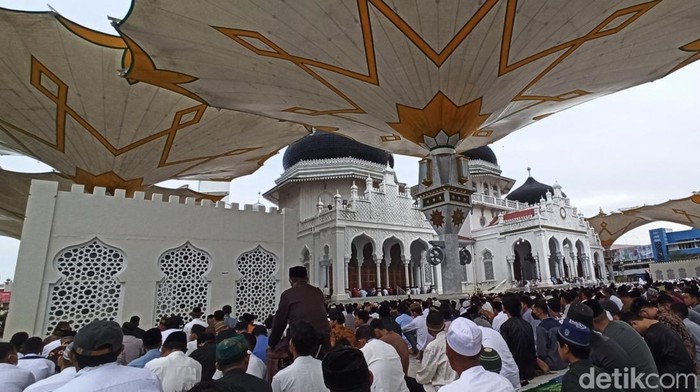 Suasana salat Idul Adha di Masjid Baiturrahman Banda Aceh